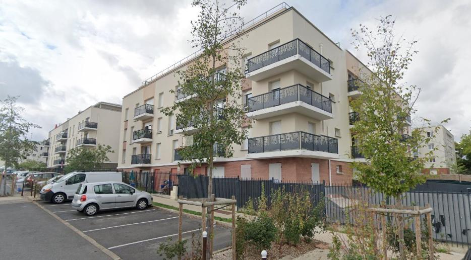 Appartement Arpajon Centre: RER C Proximity, Balcony & Hospital View Exterior photo