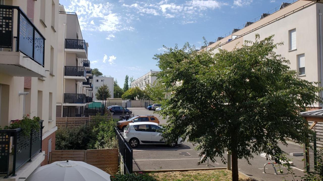 Appartement Arpajon Centre: RER C Proximity, Balcony & Hospital View Exterior photo
