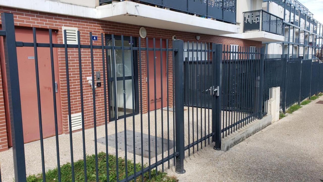 Appartement Arpajon Centre: RER C Proximity, Balcony & Hospital View Exterior photo
