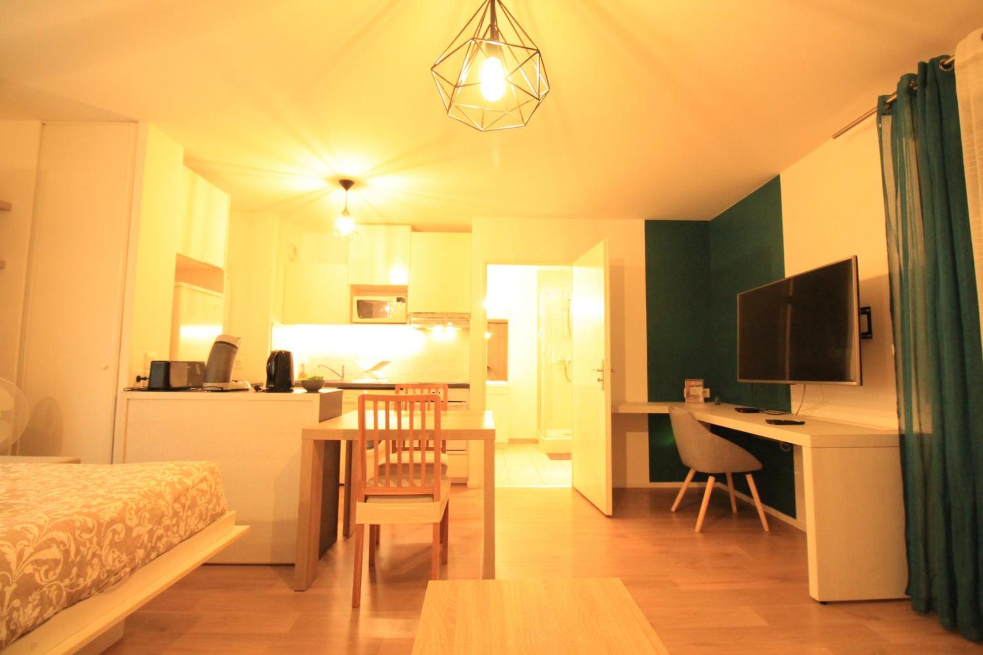 Appartement Arpajon Centre: RER C Proximity, Balcony & Hospital View Exterior photo